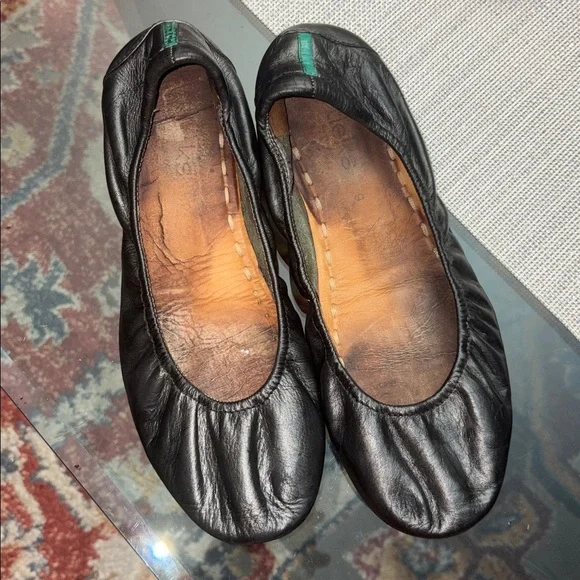 Tieks  black  Leather ballet Flat Shoes. Size: 9M, made in Italy ,folding flats - Picture 6 of 11